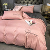 Schlichtes Bettwäscheset mit rosa und schwarzem gesticktem Schriftzug
