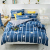 Skandinavisches Bettwäscheset mit blauen Streifen