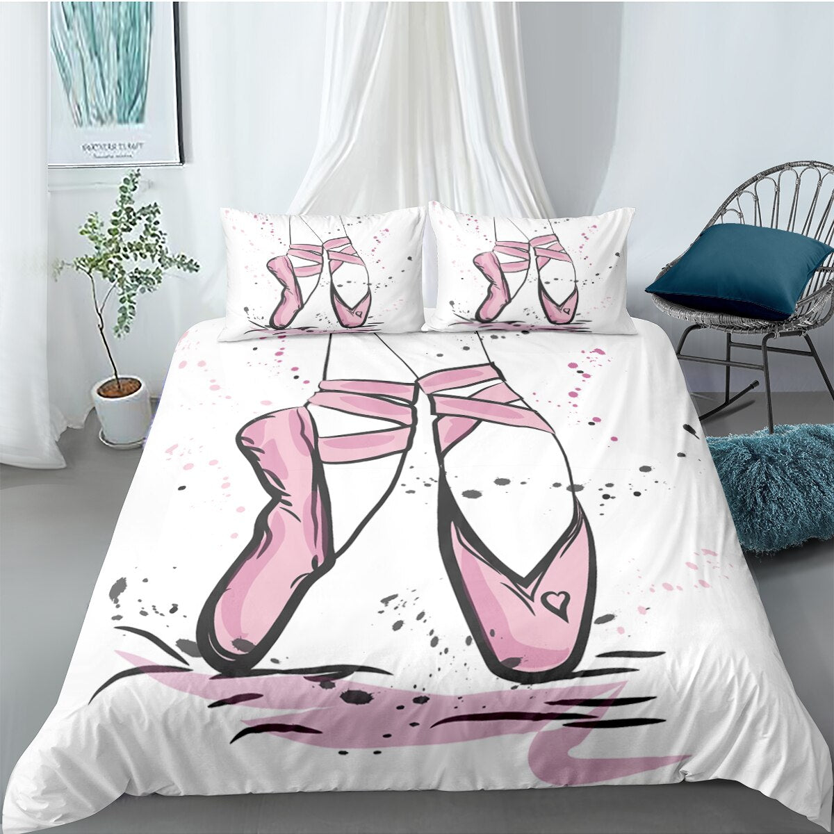 Weißer Bettbezug, rosa Ballettschuhe