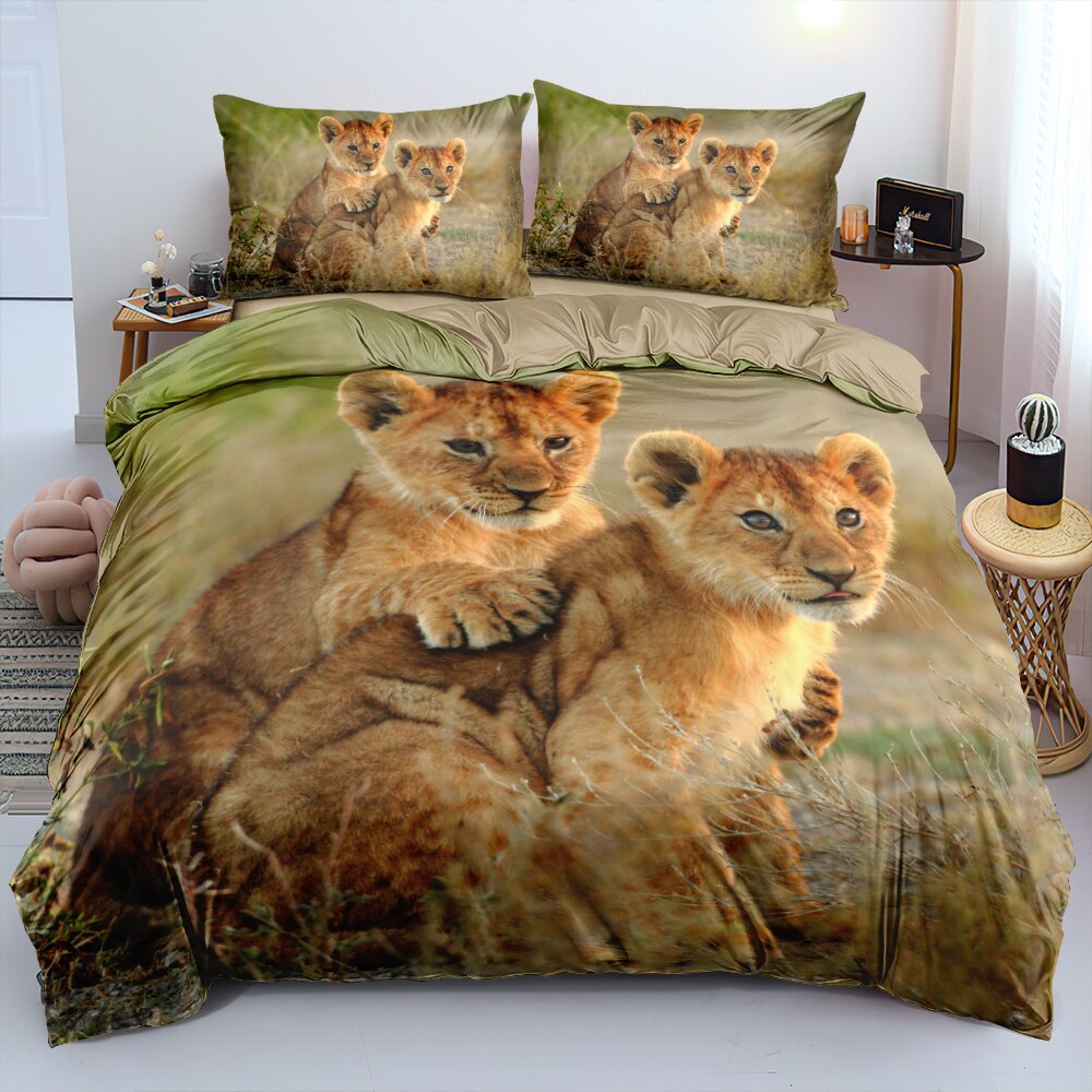 Bettbezug mit zwei kleinen Löwenbabys