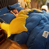 Gelber und blauer Samt-Bettbezug