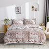 Skandinavischer Bettbezug mit alten Mustern