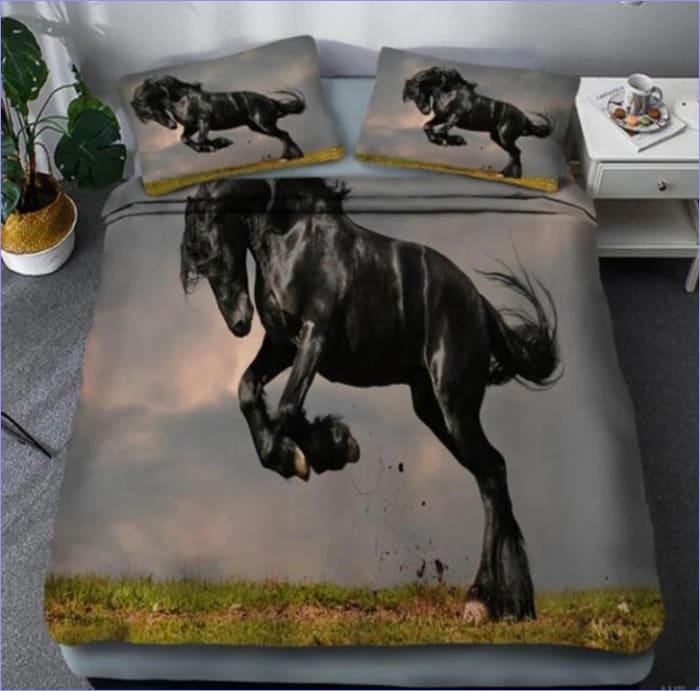 Eleganter Bettbezug mit schwarzem Pferd
