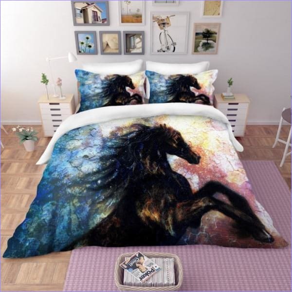 Impressionistischer Bettbezug mit schwarzem Pferd