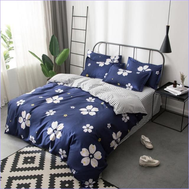 Wende-Bettbezug mit blauem Blumenmuster