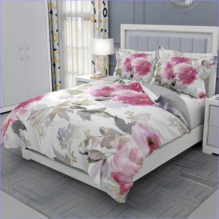 Weißer und rosafarbener Bettbezug mit Chrysanthemen-Blumenmuster