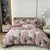 Dunkelrosa Bettbezug mit Blumenmuster im englischen Stil