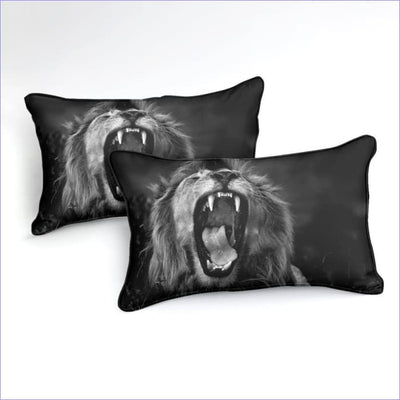 Schwarz-weißer Bettbezug mit brüllendem Löwen