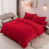 Einfarbiger Bettbezug aus rotem Samtimitat
