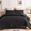 Einfarbiger Bettbezug mit schwarzen gestickten Linien