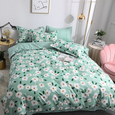 Grüner Bettbezug mit weißem Blumenmuster
